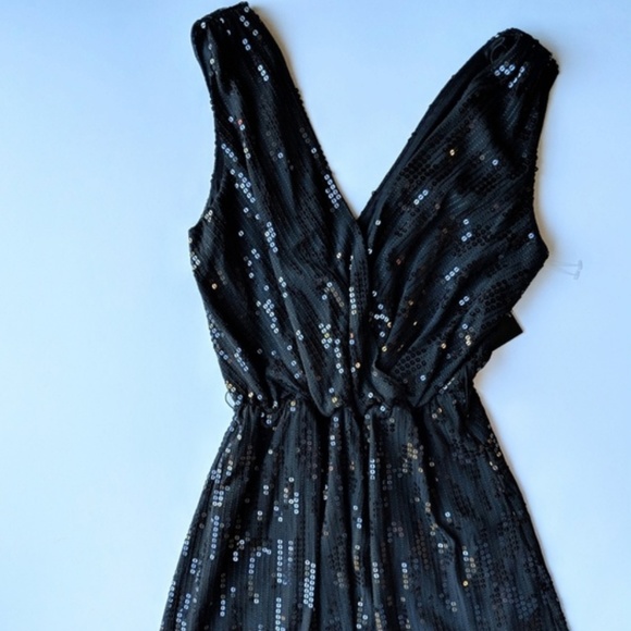 NWT Express V-neck Black Dress with Sequins - Picture 5 of 6